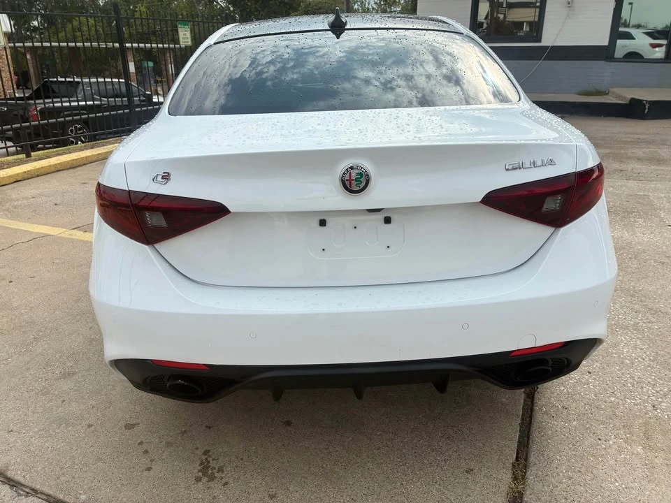 2022 Alfa Romeo Giulia - Image 4 of 9