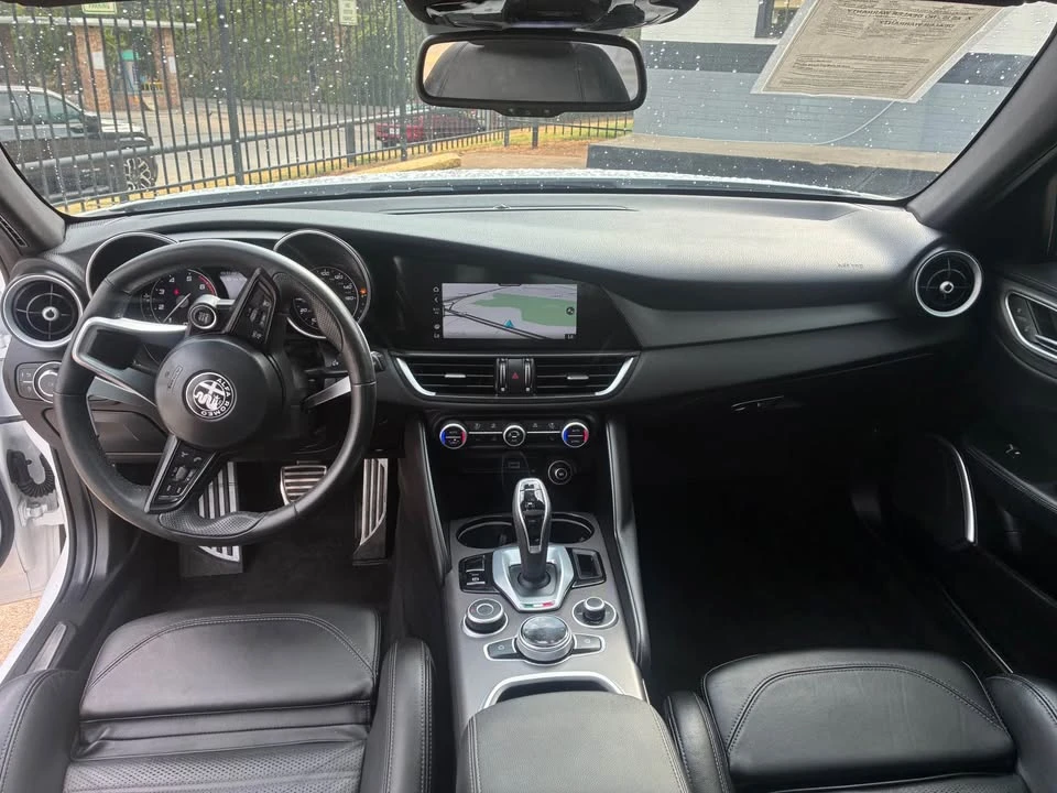2022 Alfa Romeo Giulia - Image 8 of 9