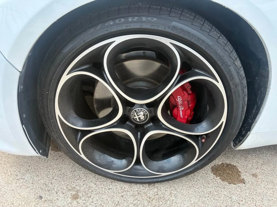 2022 Alfa Romeo Giulia - Image 9 of 9