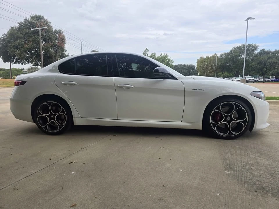 2022 Alfa Romeo Giulia - Image 4 of 15