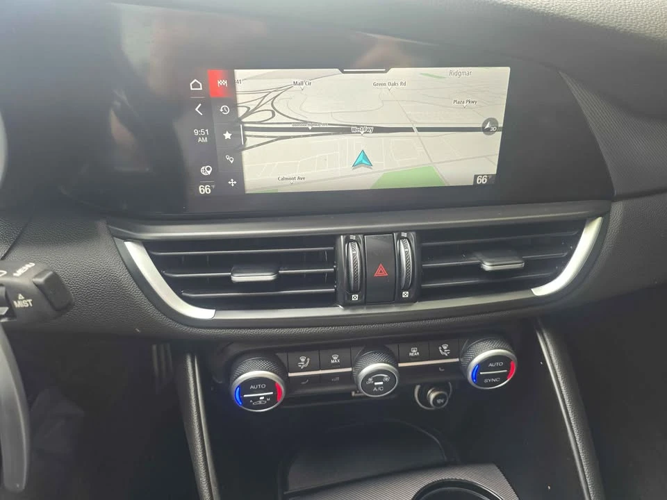 2022 Alfa Romeo Giulia - Image 13 of 15