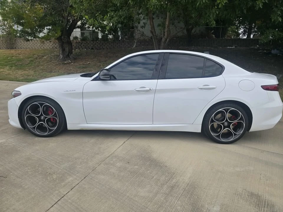 2022 Alfa Romeo Giulia - Image 8 of 15