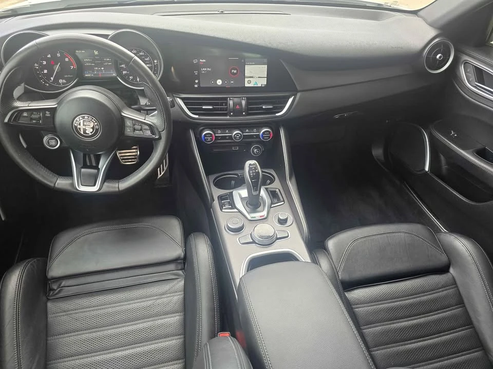 2022 Alfa Romeo Giulia - Image 11 of 15