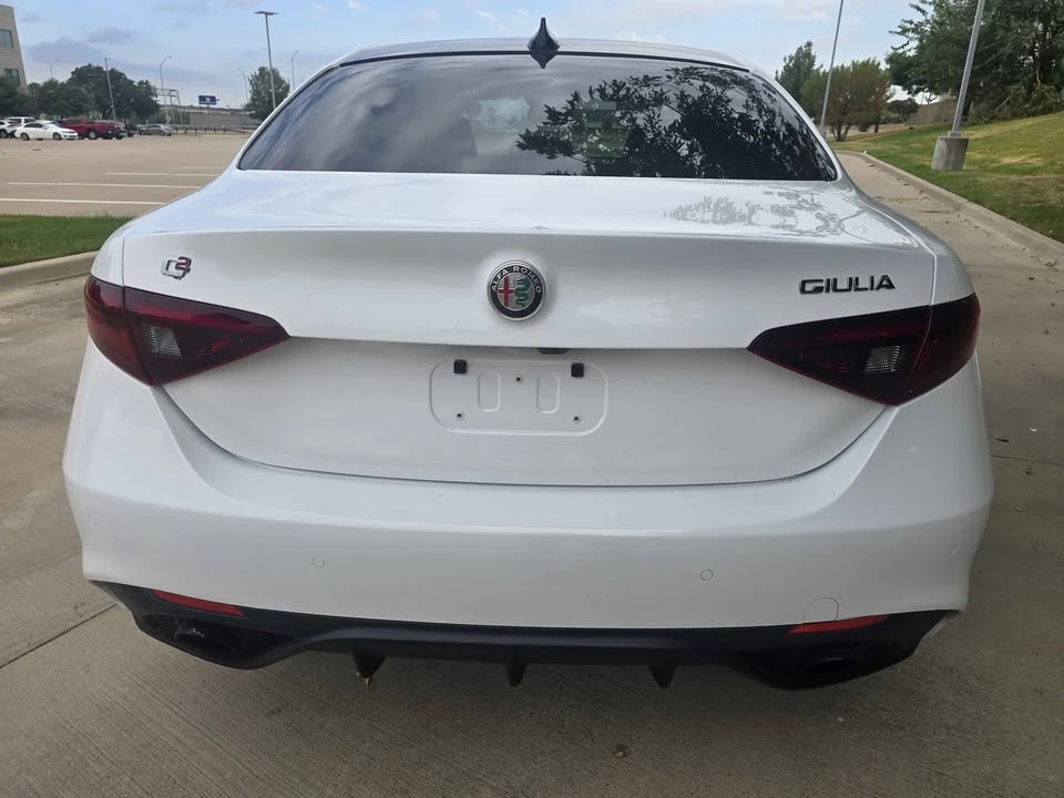 2022 Alfa Romeo Giulia - Image 6 of 15