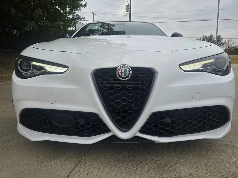 2022 Alfa Romeo Giulia - Image 2 of 15