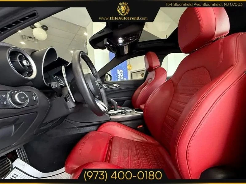 2022 Alfa Romeo Giulia - Image 8 of 12