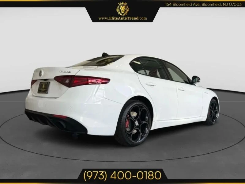 2022 Alfa Romeo Giulia - Image 6 of 12