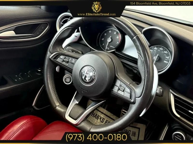2022 Alfa Romeo Giulia - Image 11 of 12