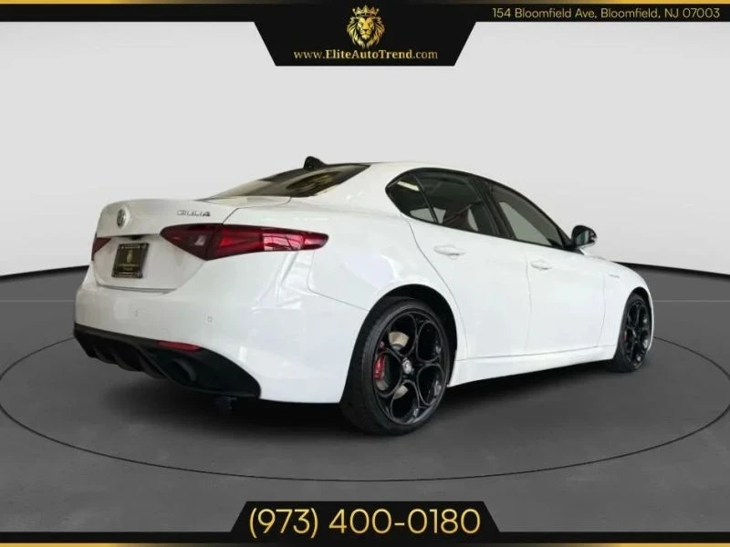 2022 Alfa Romeo Giulia - Image 6 of 12
