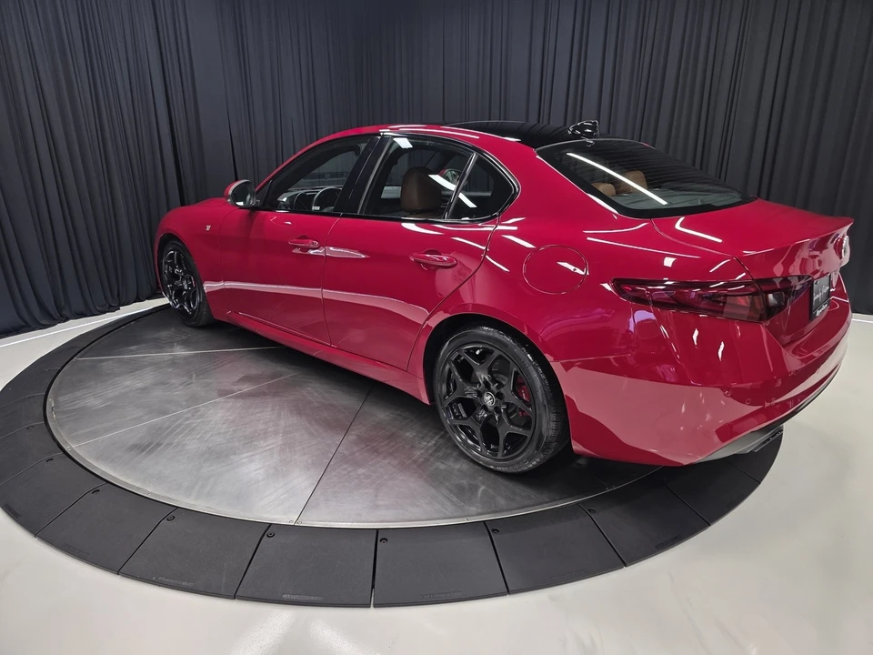 2022 Alfa Romeo Giulia - Image 9 of 12