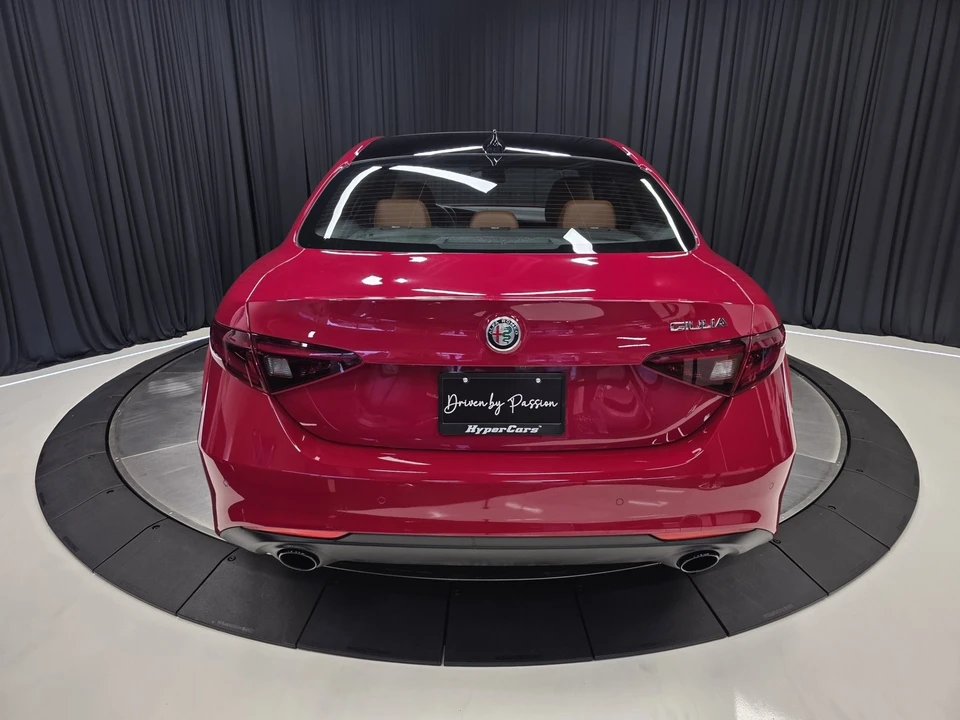 2022 Alfa Romeo Giulia - Image 10 of 12