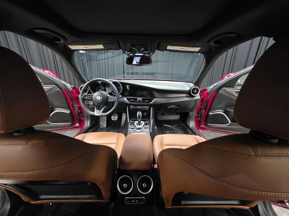 2022 Alfa Romeo Giulia - Image 2 of 12