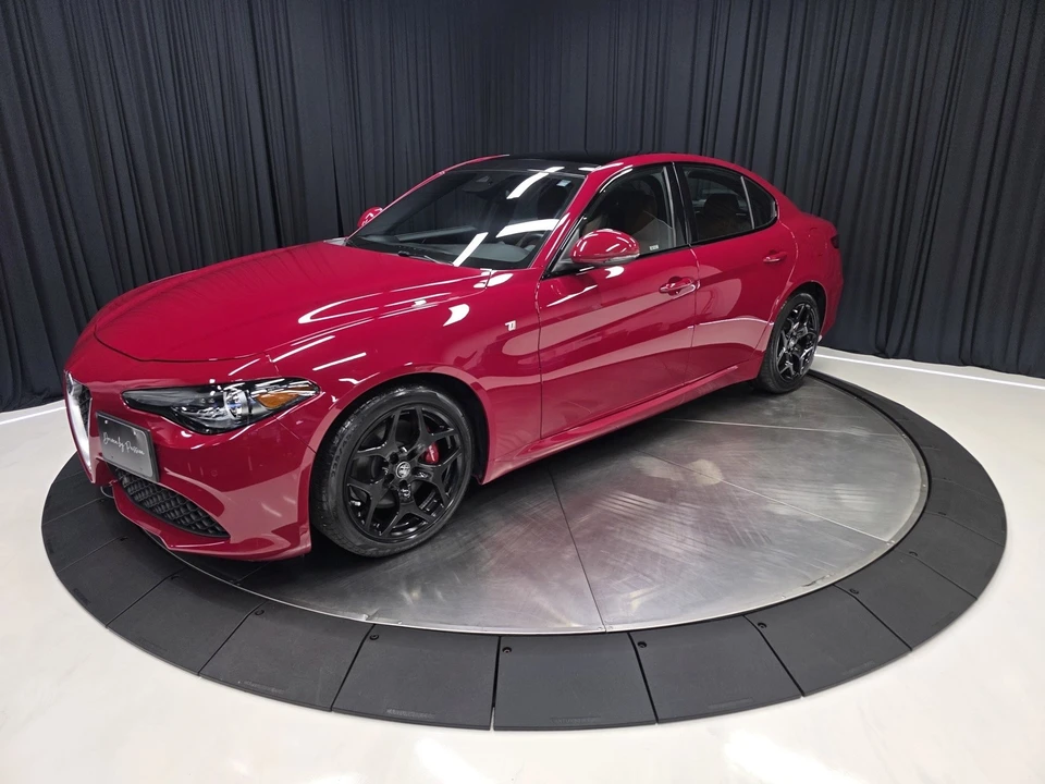 2022 Alfa Romeo Giulia - Image 7 of 12
