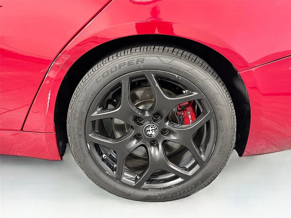 2022 Alfa Romeo Giulia - Image 31 of 31