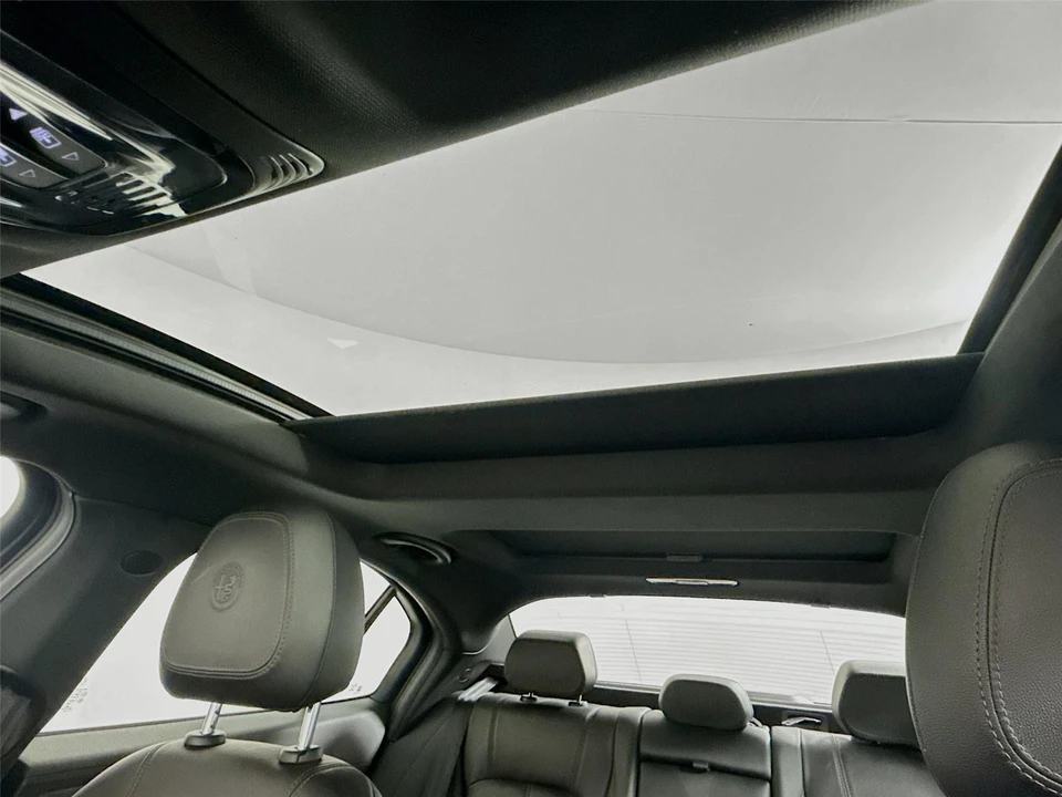 2022 Alfa Romeo Giulia - Image 20 of 31