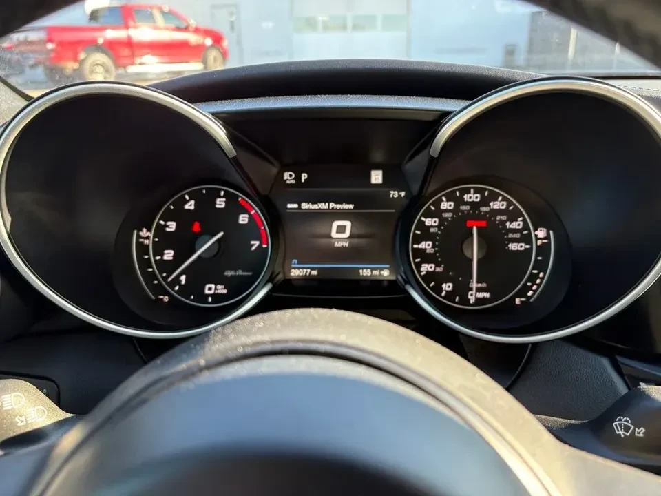 2022 Alfa Romeo Giulia - Image 6 of 10