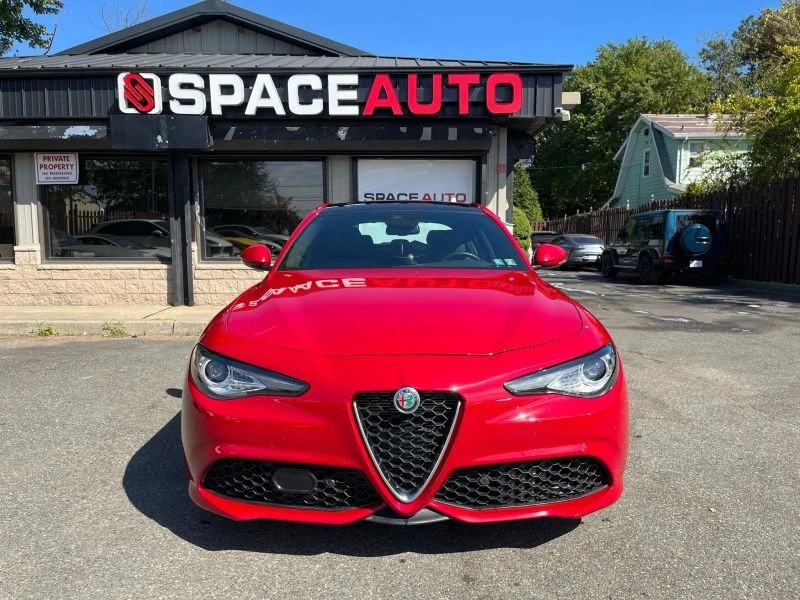 2022 Alfa Romeo Giulia - Image 2 of 12