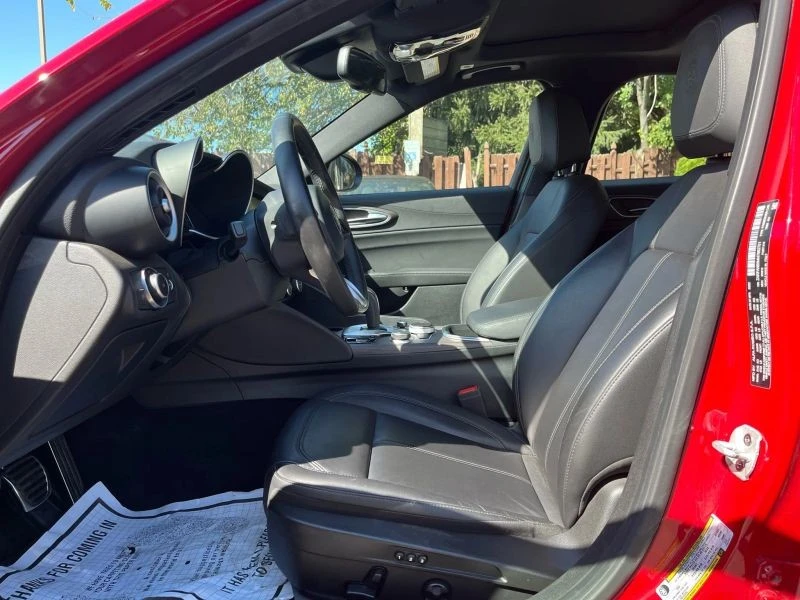 2022 Alfa Romeo Giulia - Image 11 of 12