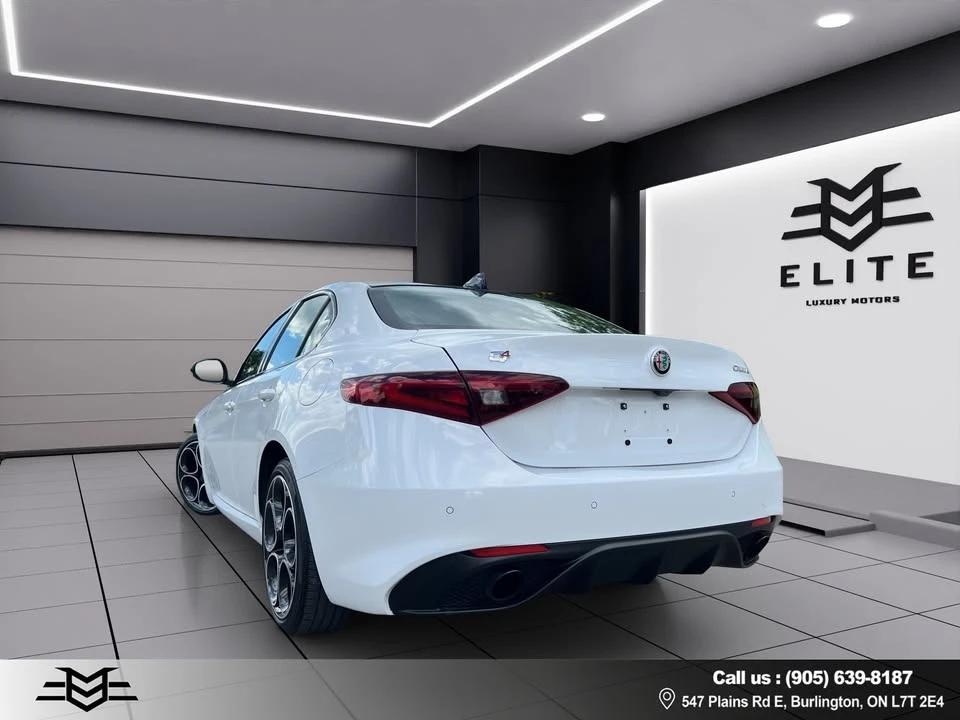 2022 Alfa Romeo Giulia - Image 12 of 20