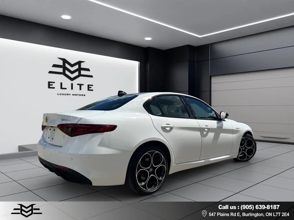 2022 Alfa Romeo Giulia - Image 7 of 20