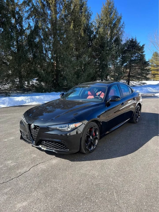 2022 Alfa Romeo Giulia - Image 4 of 10
