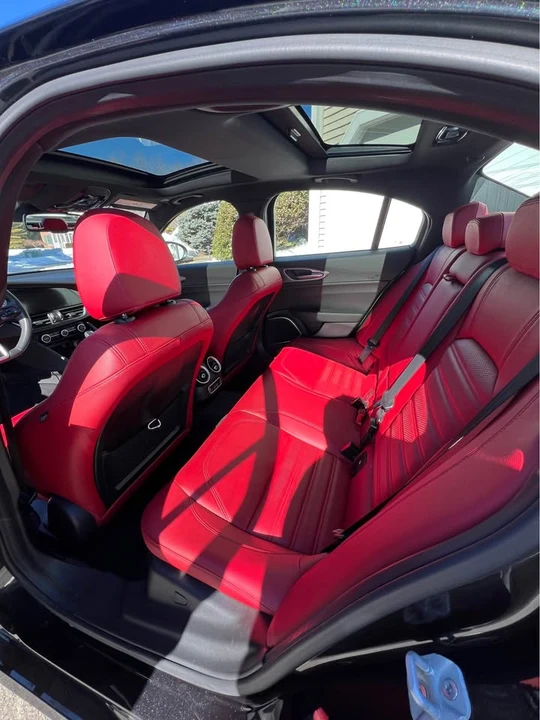2022 Alfa Romeo Giulia - Image 9 of 10