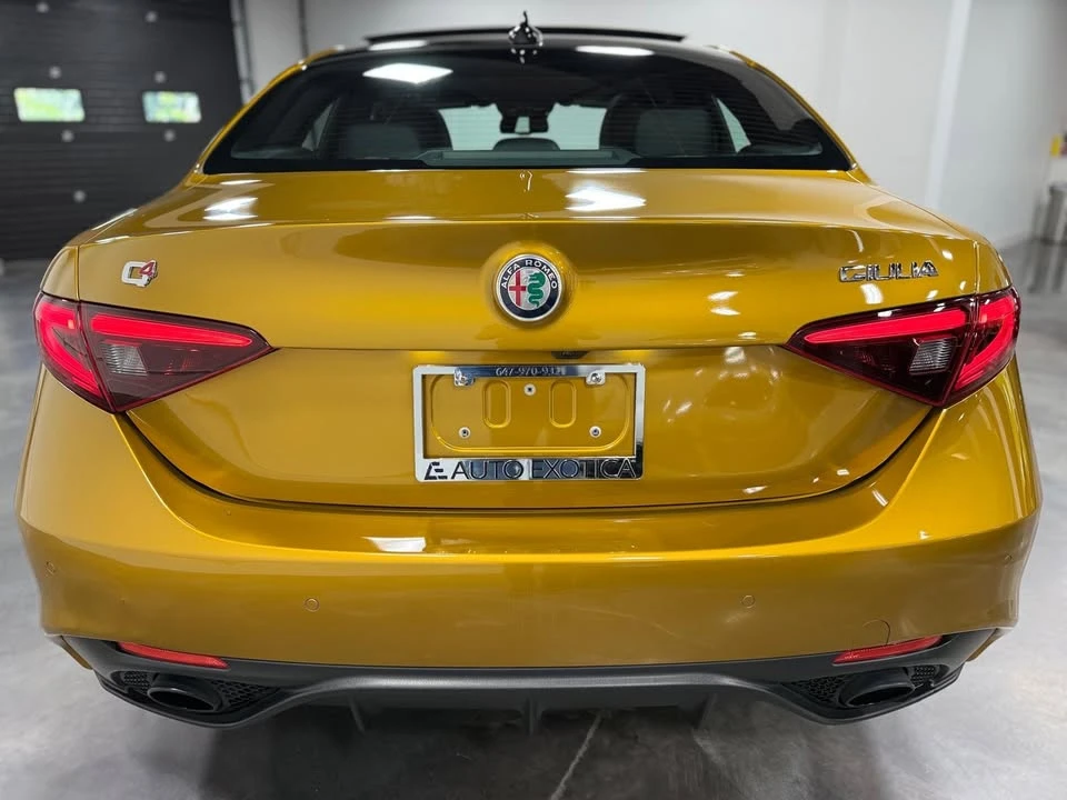 2022 Alfa Romeo Giulia - Image 5 of 20