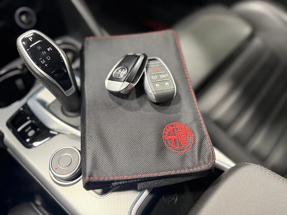 2022 Alfa Romeo Giulia - Image 20 of 20