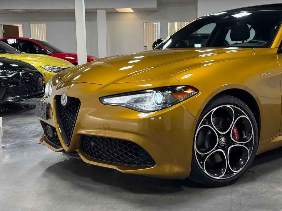 2022 Alfa Romeo Giulia - Image 2 of 20
