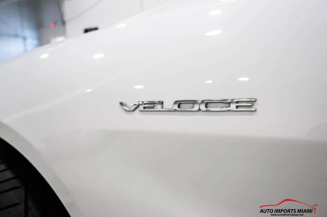 2022 Alfa Romeo Giulia - Image 11 of 12