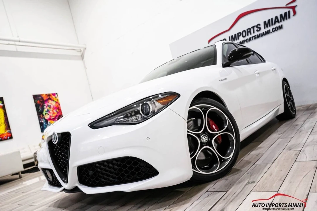 2022 Alfa Romeo Giulia - Image 3 of 12
