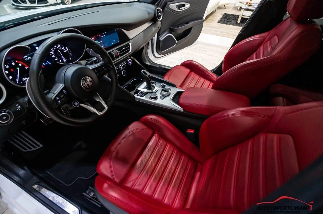 2022 Alfa Romeo Giulia - Image 12 of 12