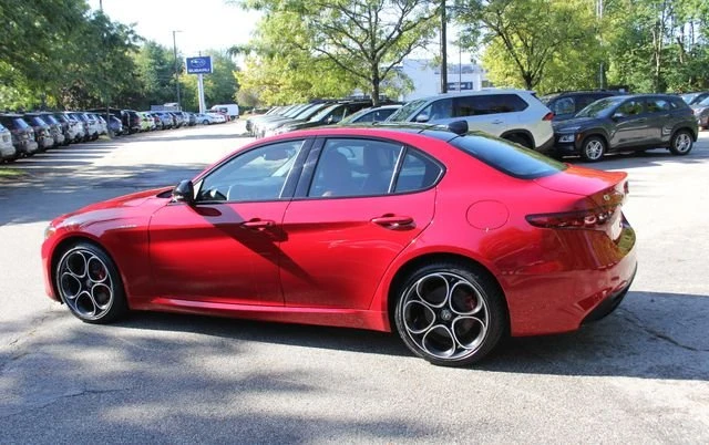 2022 Alfa Romeo Giulia - Image 6 of 20