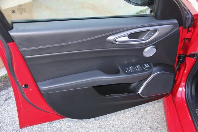 2022 Alfa Romeo Giulia - Image 17 of 20