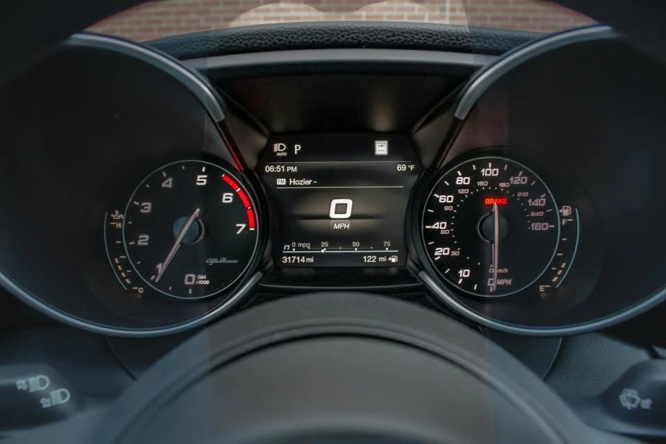 2022 Alfa Romeo Giulia - Image 9 of 20