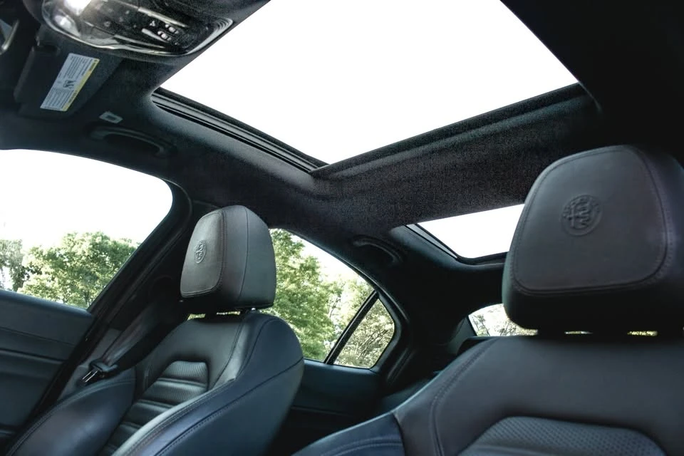 2022 Alfa Romeo Giulia - Image 18 of 20