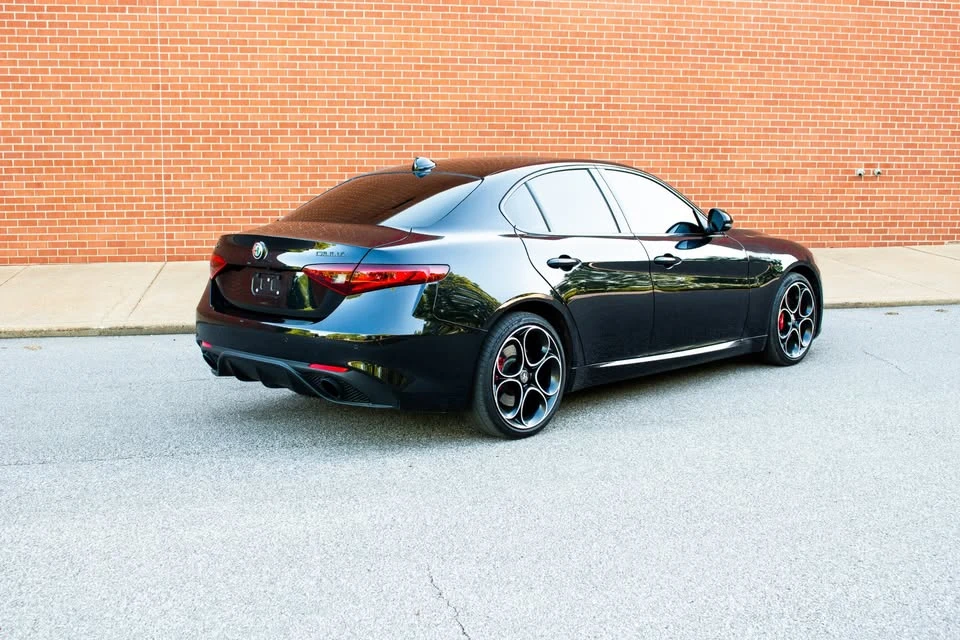 2022 Alfa Romeo Giulia - Image 5 of 20