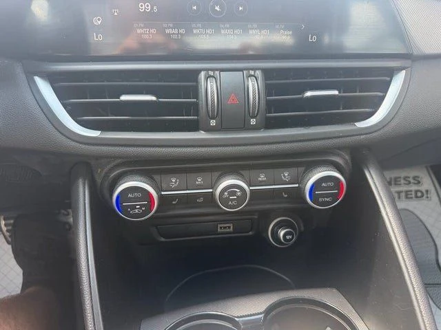 2022 Alfa Romeo Giulia - Image 18 of 20
