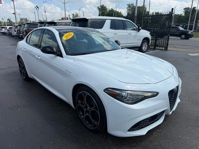 2022 Alfa Romeo Giulia - Image 4 of 20