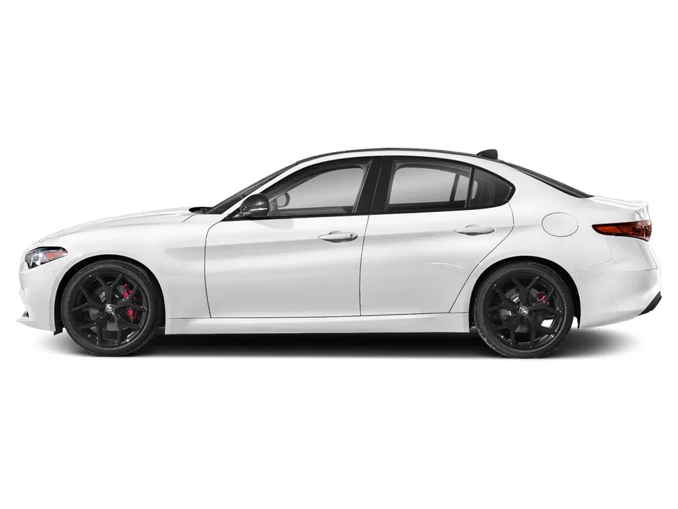 2022 Alfa Romeo Giulia - Image 2 of 8