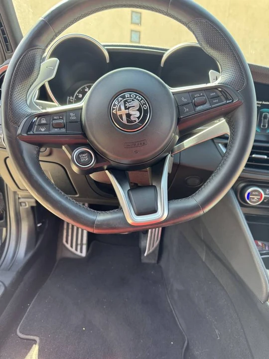 2022 Alfa Romeo Giulia - Image 12 of 22