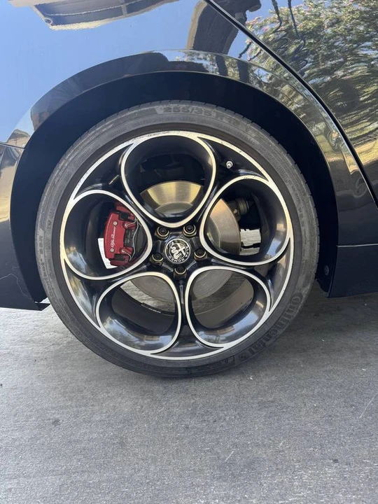 2022 Alfa Romeo Giulia - Image 19 of 22
