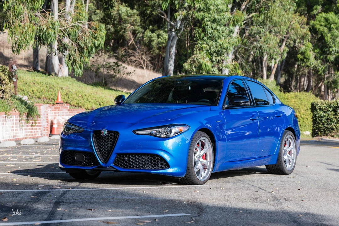 2022 Alfa Romeo Giulia - Image 2 of 24