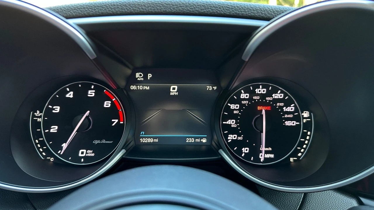 2022 Alfa Romeo Giulia - Image 22 of 24
