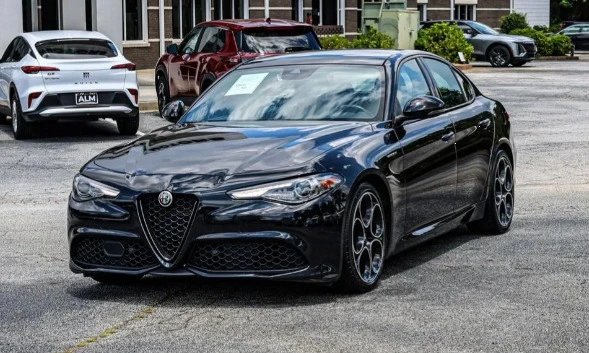 2022 Alfa Romeo Giulia - Image 3 of 12