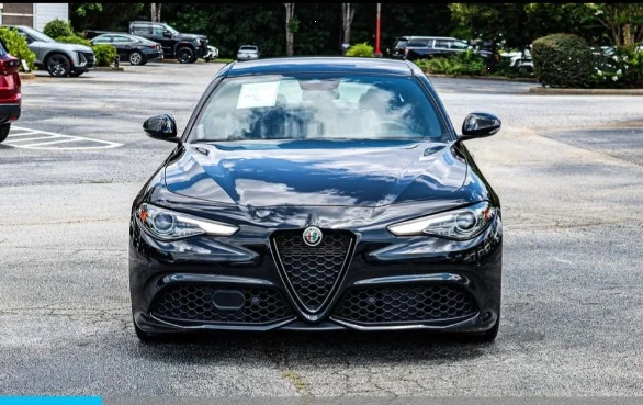 2022 Alfa Romeo Giulia - Image 2 of 12