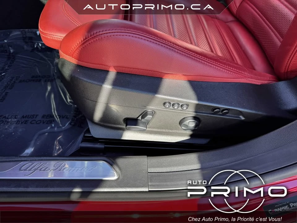2022 Alfa Romeo Giulia - Image 15 of 20
