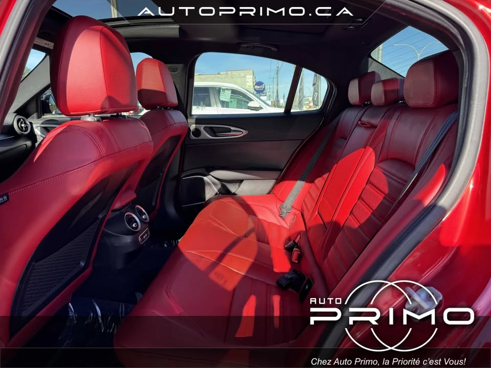2022 Alfa Romeo Giulia - Image 17 of 20