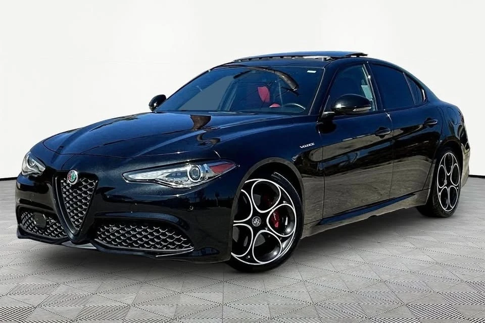 2022 Alfa Romeo Giulia - Image 3 of 20