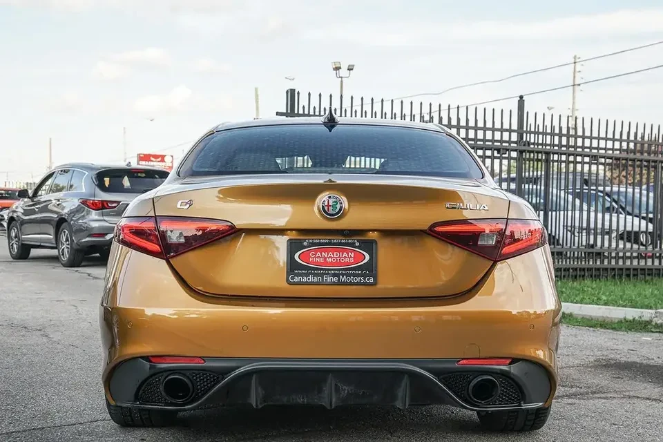 2022 Alfa Romeo Giulia - Image 7 of 20